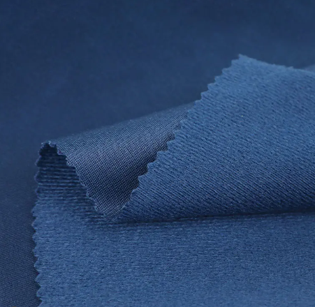 100% polyester stof: een combinatie van mode en bruikbaarheid